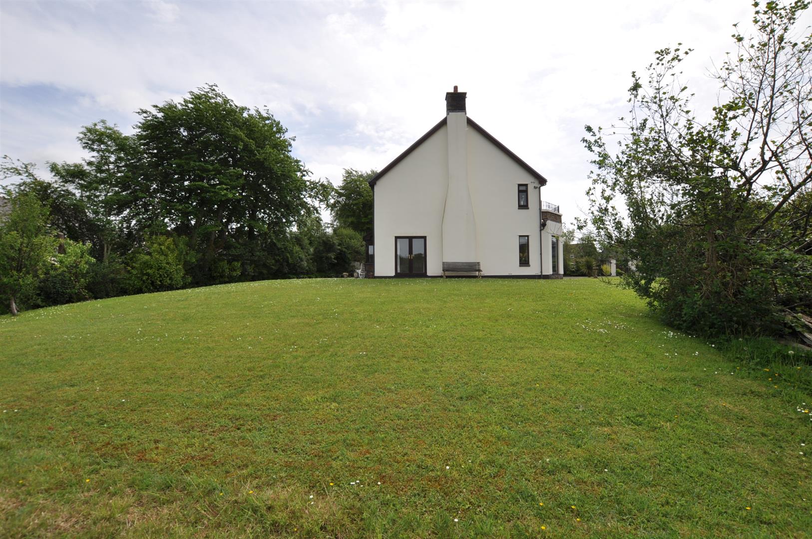 9 Caeffynnon, Drefach, Llanelli Terry Thomas & Co Estate Agents in